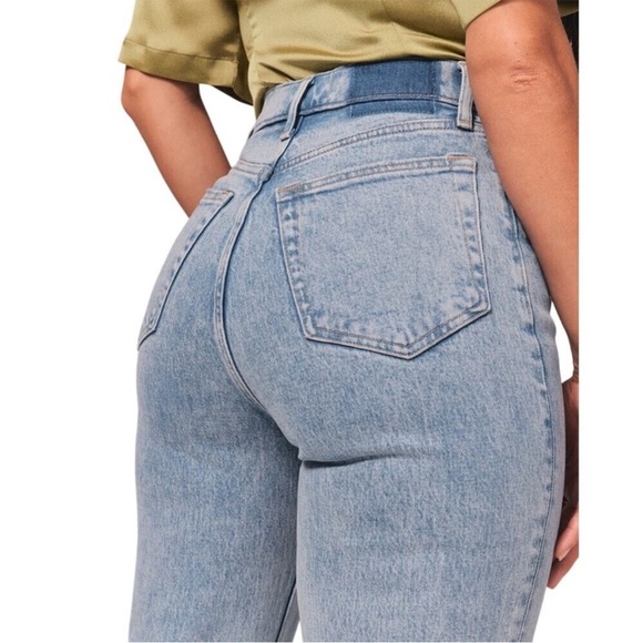 Abercrombie and Fitch The 90s Straight Ultra High Rise Jeans Medium Wash 28/6 - Picture 4 of 8